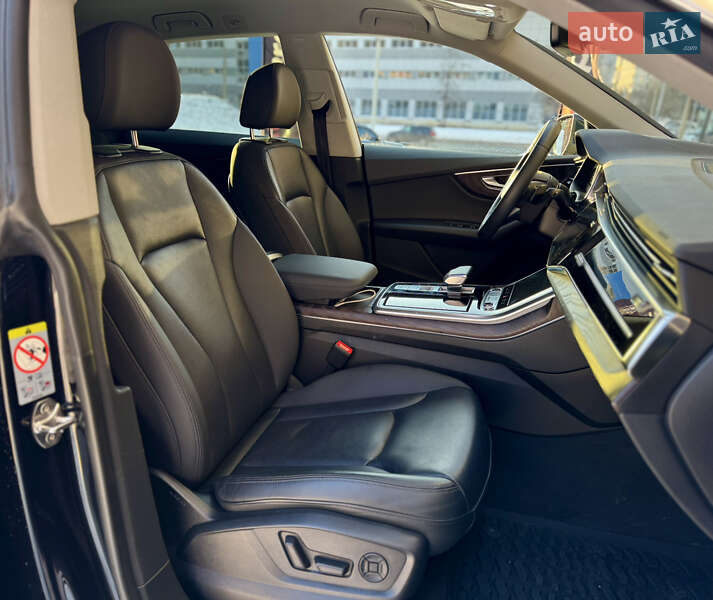 Внедорожник / Кроссовер Audi Q8 2020 в Харькове