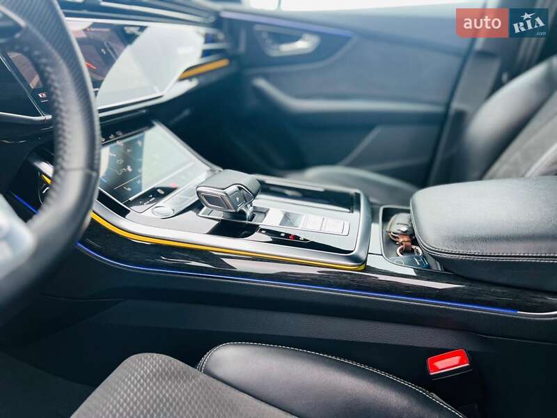 Внедорожник / Кроссовер Audi Q8 2020 в Киеве