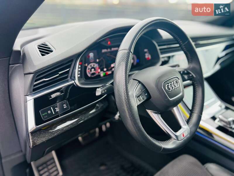 Внедорожник / Кроссовер Audi Q8 2020 в Киеве