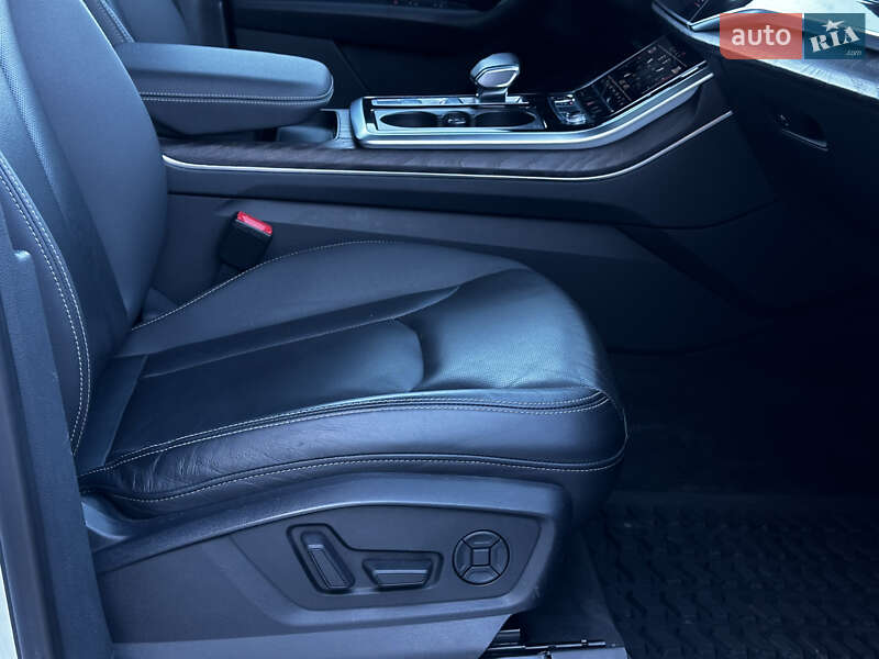 Внедорожник / Кроссовер Audi Q8 2021 в Львове