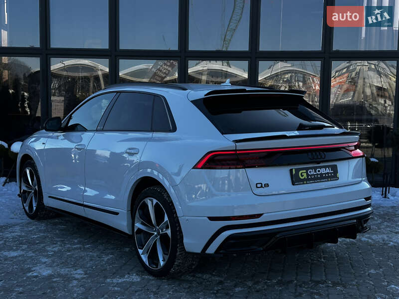 Внедорожник / Кроссовер Audi Q8 2021 в Львове