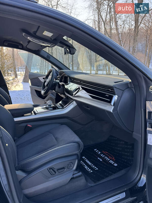 Позашляховик / Кросовер Audi Q8 2025 в Києві