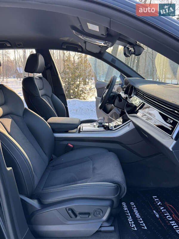 Позашляховик / Кросовер Audi Q8 2025 в Києві