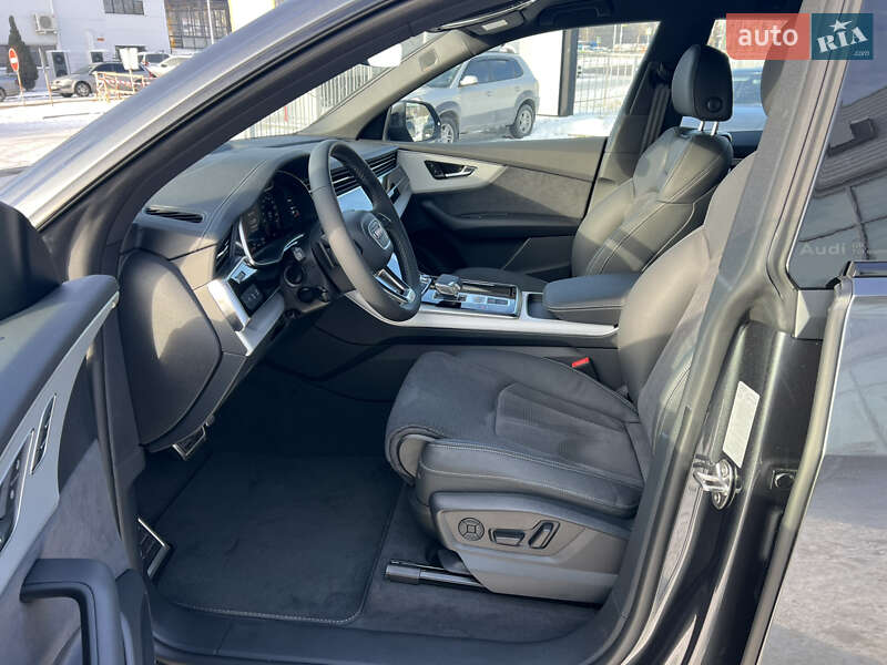 Внедорожник / Кроссовер Audi Q8 2025 в Полтаве
