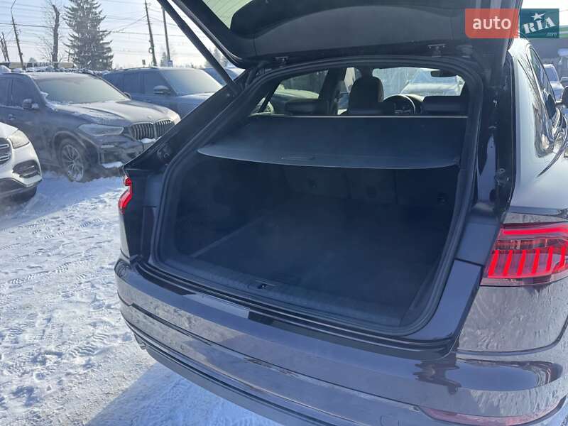 Внедорожник / Кроссовер Audi Q8 2019 в Тернополе