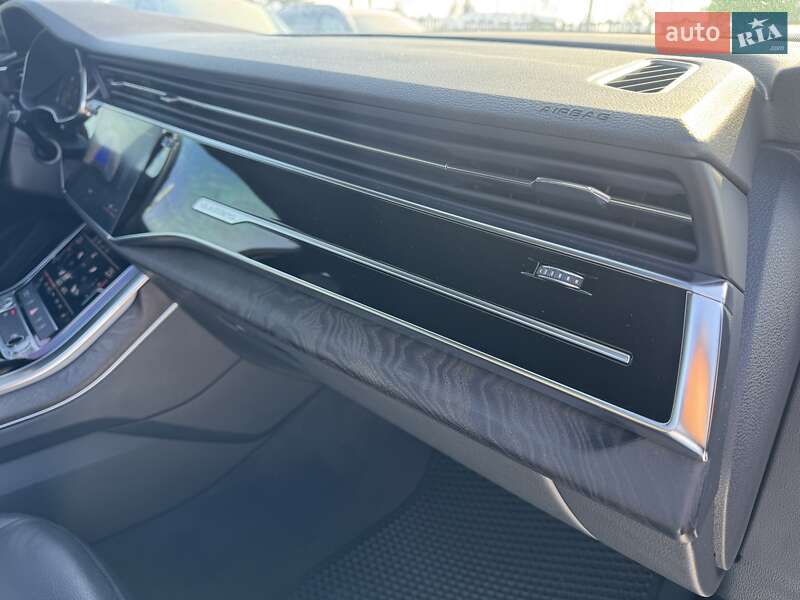 Внедорожник / Кроссовер Audi Q8 2019 в Тернополе