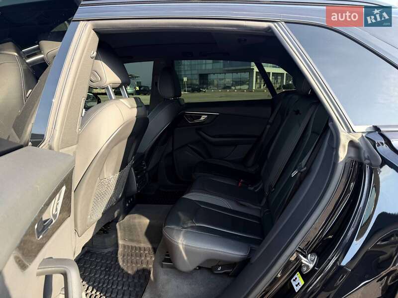 Внедорожник / Кроссовер Audi Q8 2018 в Кривом Роге