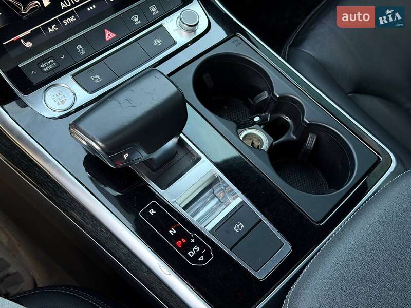 Внедорожник / Кроссовер Audi Q8 2018 в Кривом Роге