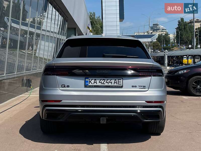 Позашляховик / Кросовер Audi Q8 2019 в Києві