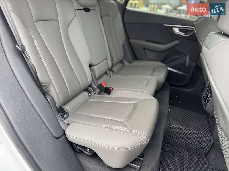 Позашляховик / Кросовер Audi Q8 2018 в Києві