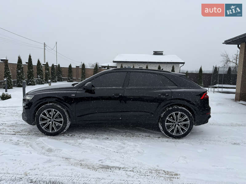 Внедорожник / Кроссовер Audi Q8 2021 в Сумах