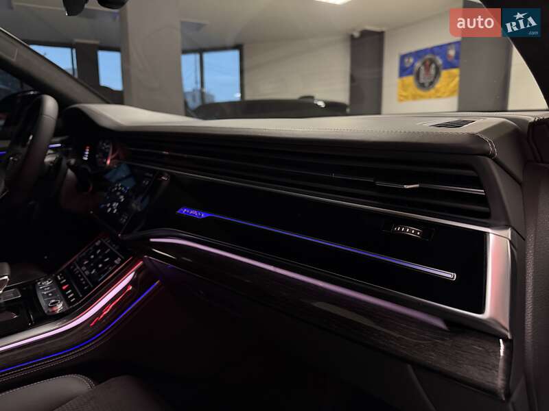 Внедорожник / Кроссовер Audi Q8 2020 в Тернополе