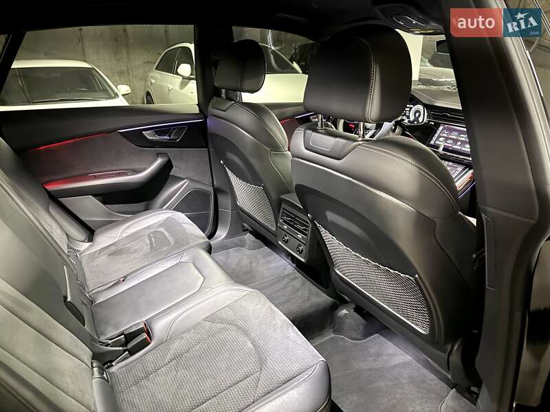 Внедорожник / Кроссовер Audi Q8 2024 в Днепре