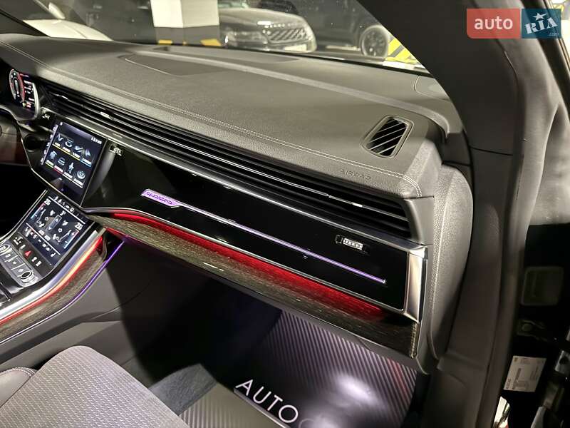 Внедорожник / Кроссовер Audi Q8 2024 в Днепре