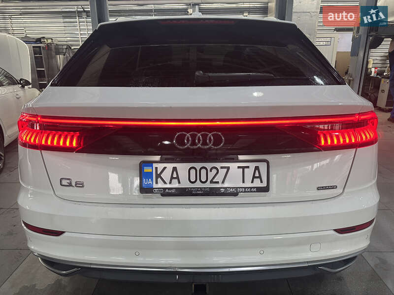 Позашляховик / Кросовер Audi Q8 2018 в Києві