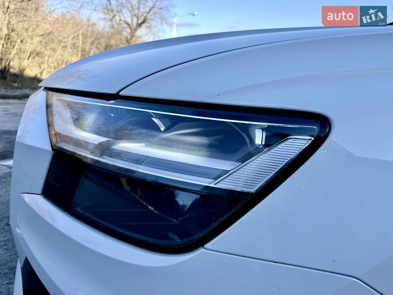Позашляховик / Кросовер Audi Q8 2022 в Одесі