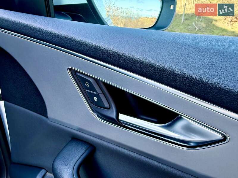 Позашляховик / Кросовер Audi Q8 2022 в Одесі