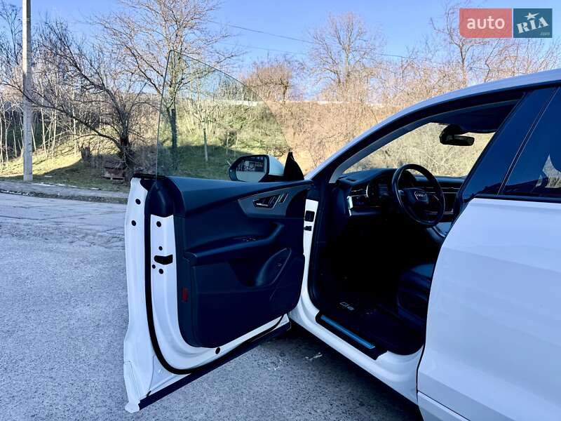 Позашляховик / Кросовер Audi Q8 2022 в Одесі