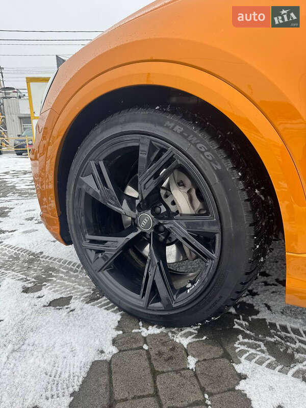 Внедорожник / Кроссовер Audi Q8 2020 в Черновцах