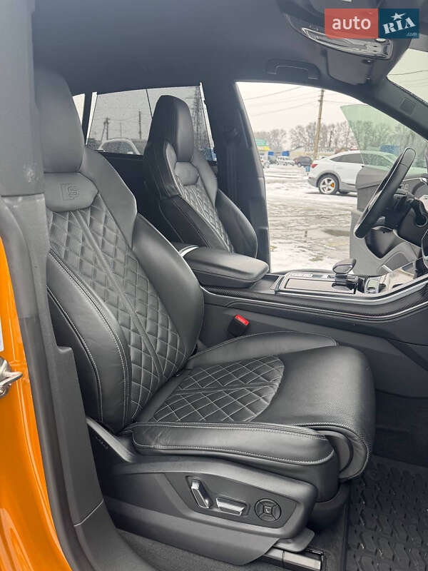 Внедорожник / Кроссовер Audi Q8 2020 в Черновцах