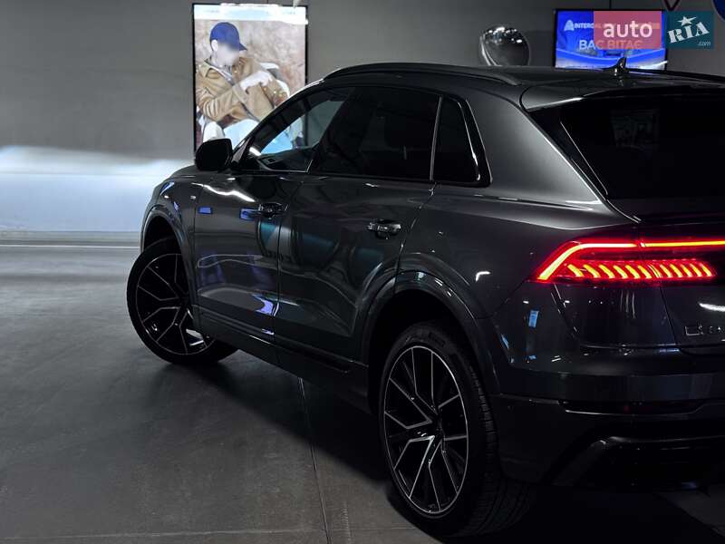 Позашляховик / Кросовер Audi Q8 2020 в Києві