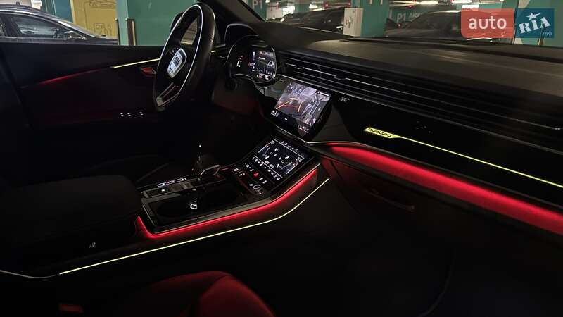 Позашляховик / Кросовер Audi Q8 2020 в Києві