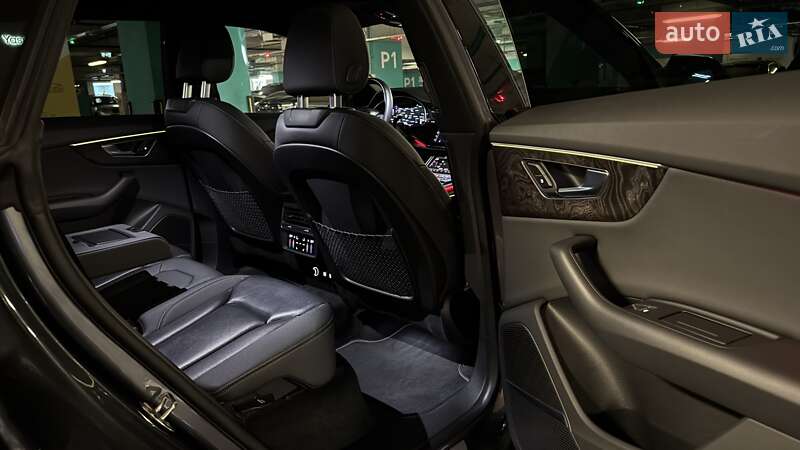 Позашляховик / Кросовер Audi Q8 2020 в Києві