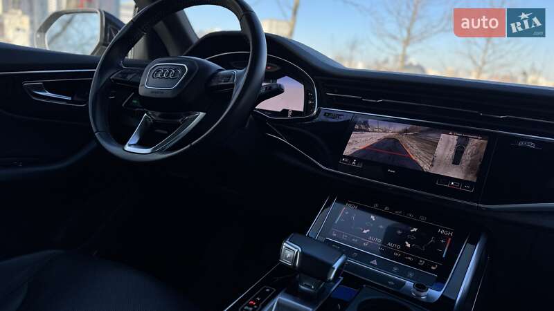 Позашляховик / Кросовер Audi Q8 2020 в Києві