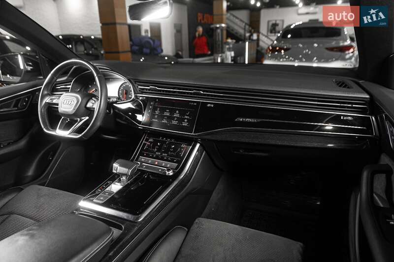 Позашляховик / Кросовер Audi Q8 2020 в Одесі