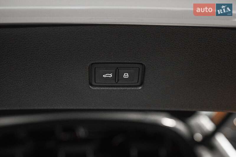 Позашляховик / Кросовер Audi Q8 2020 в Одесі