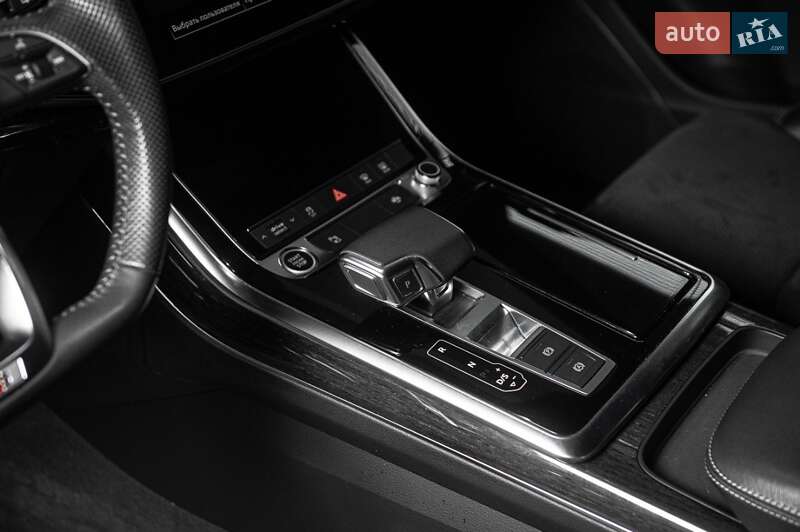 Позашляховик / Кросовер Audi Q8 2020 в Одесі
