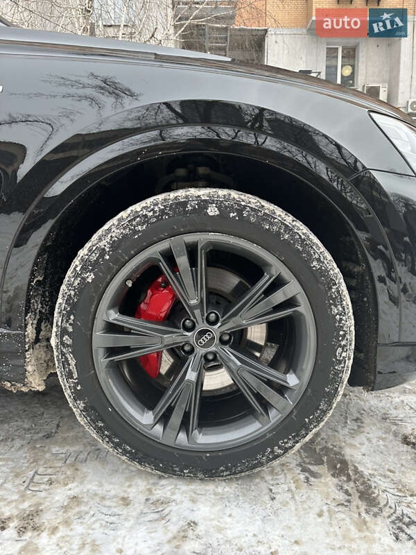 Внедорожник / Кроссовер Audi Q8 2025 в Киеве