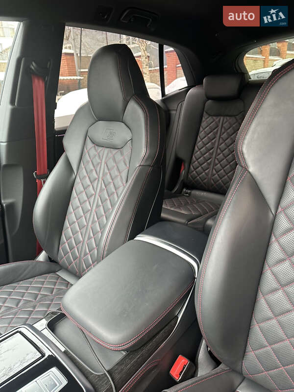 Внедорожник / Кроссовер Audi Q8 2025 в Киеве