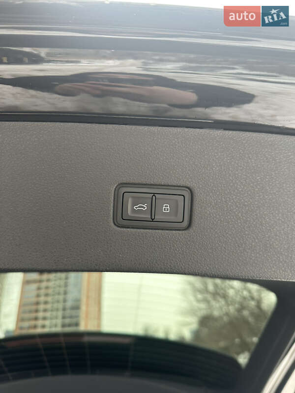 Внедорожник / Кроссовер Audi Q8 2025 в Киеве