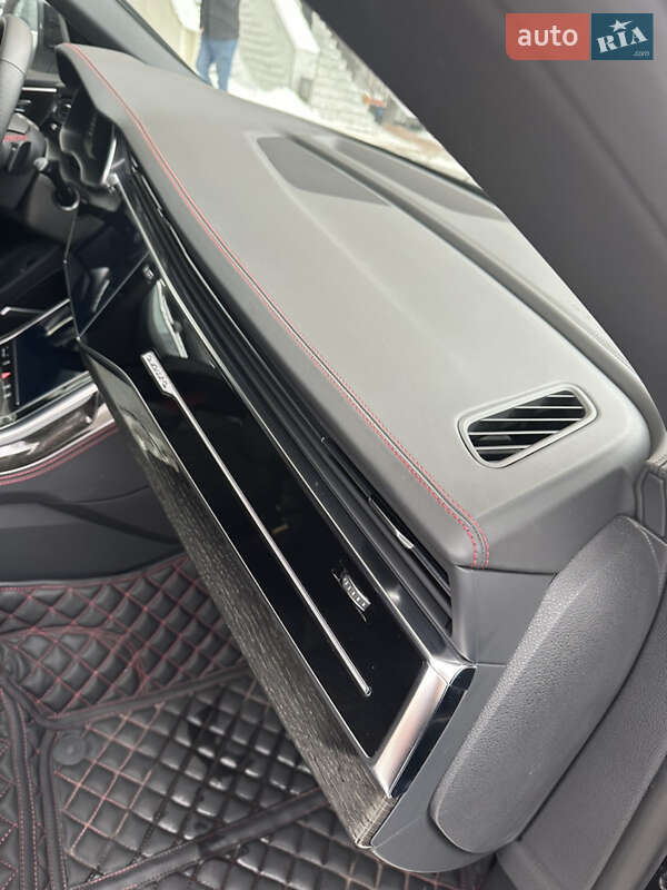 Внедорожник / Кроссовер Audi Q8 2025 в Киеве