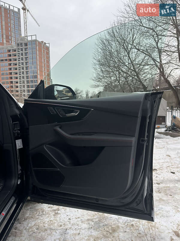 Внедорожник / Кроссовер Audi Q8 2025 в Киеве