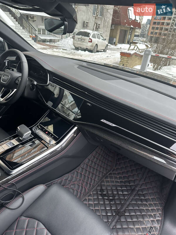 Внедорожник / Кроссовер Audi Q8 2025 в Киеве