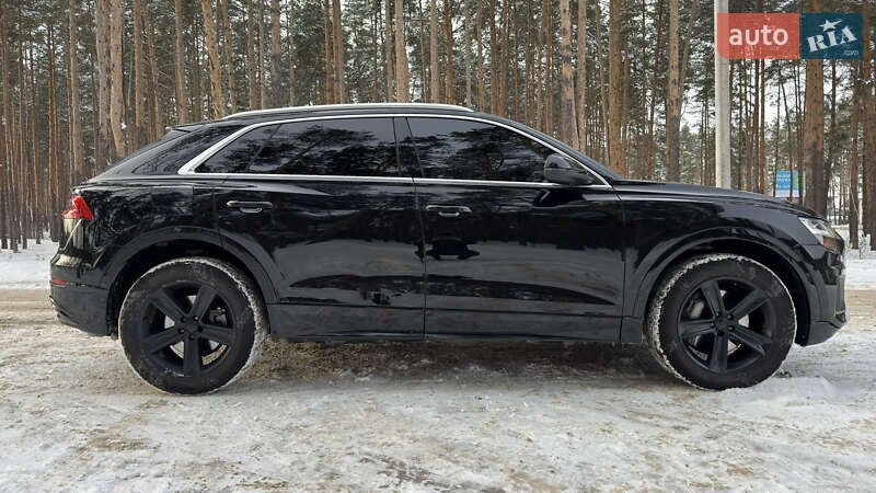 Позашляховик / Кросовер Audi Q8 2018 в Києві