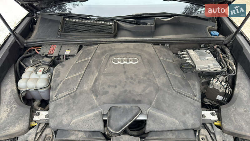 Позашляховик / Кросовер Audi Q8 2018 в Києві