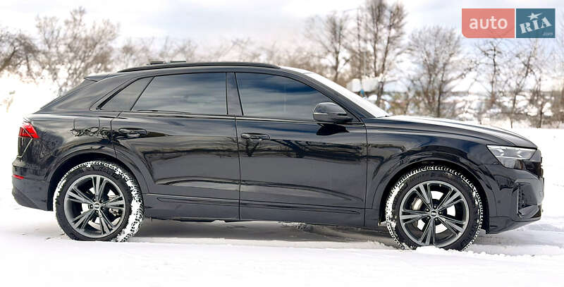 Внедорожник / Кроссовер Audi Q8 2024 в Киеве
