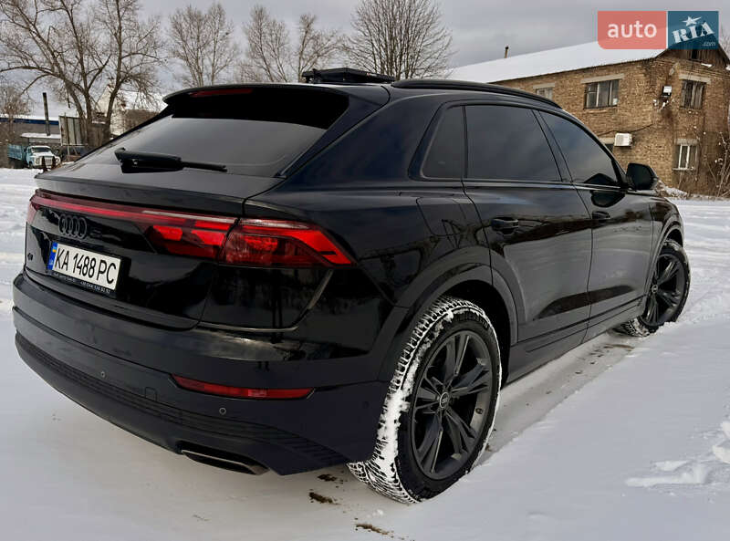Внедорожник / Кроссовер Audi Q8 2024 в Киеве