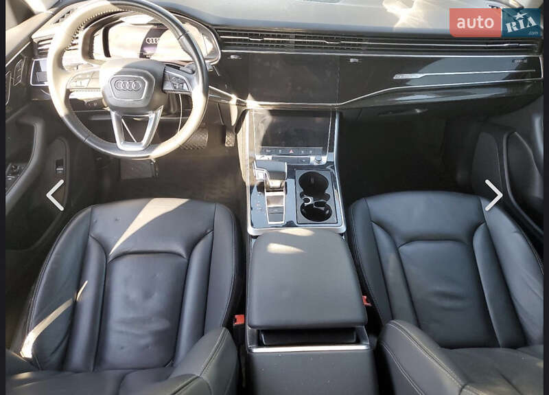 Позашляховик / Кросовер Audi Q8 2020 в Луцьку