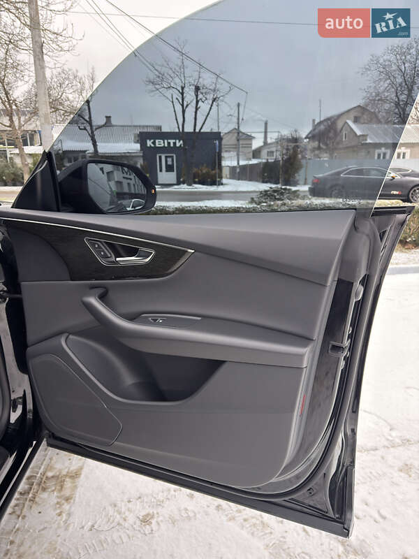 Внедорожник / Кроссовер Audi Q8 2021 в Одессе