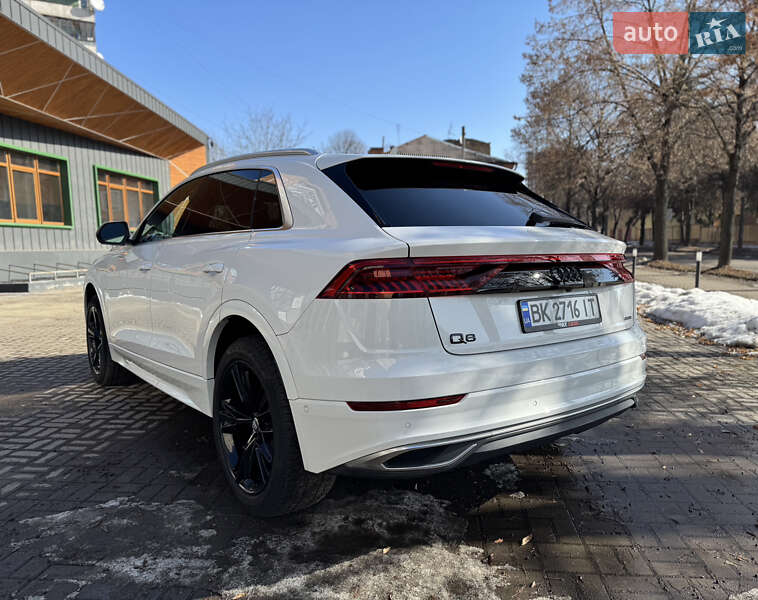 Внедорожник / Кроссовер Audi Q8 2018 в Ровно