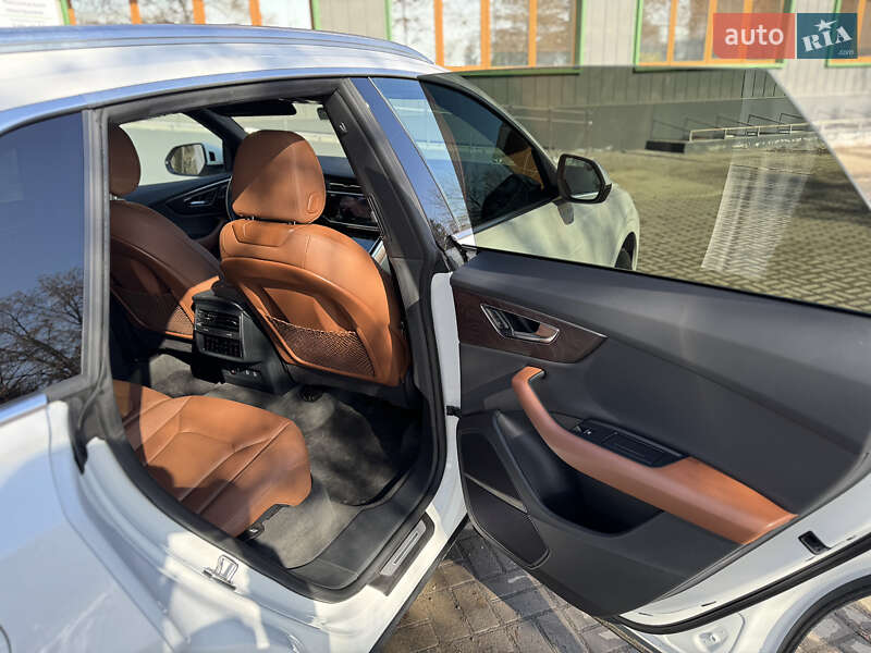 Внедорожник / Кроссовер Audi Q8 2018 в Ровно