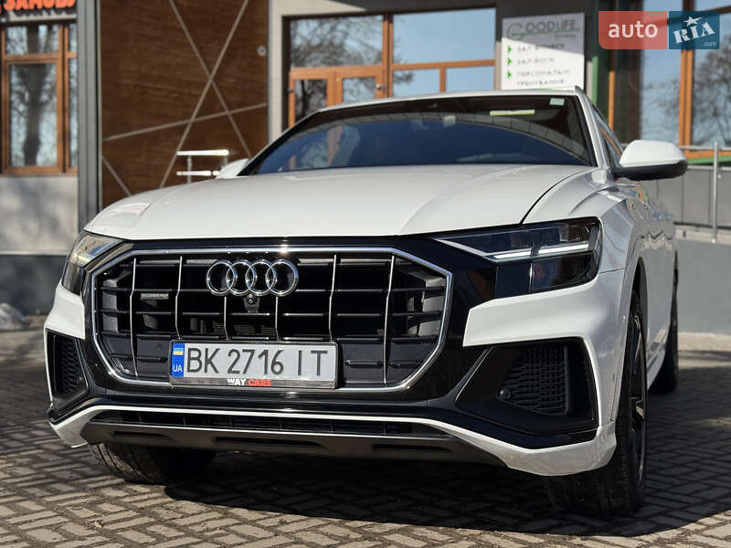 Внедорожник / Кроссовер Audi Q8 2018 в Ровно