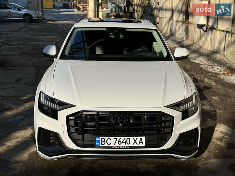 Позашляховик / Кросовер Audi Q8 2020 в Львові