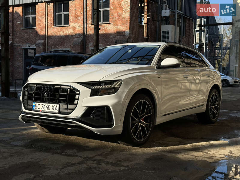 Позашляховик / Кросовер Audi Q8 2020 в Львові