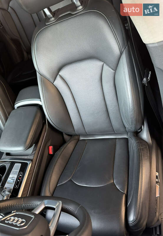 Позашляховик / Кросовер Audi Q8 2020 в Львові