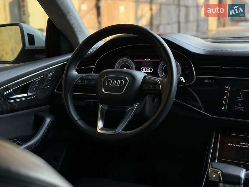 Позашляховик / Кросовер Audi Q8 2020 в Львові